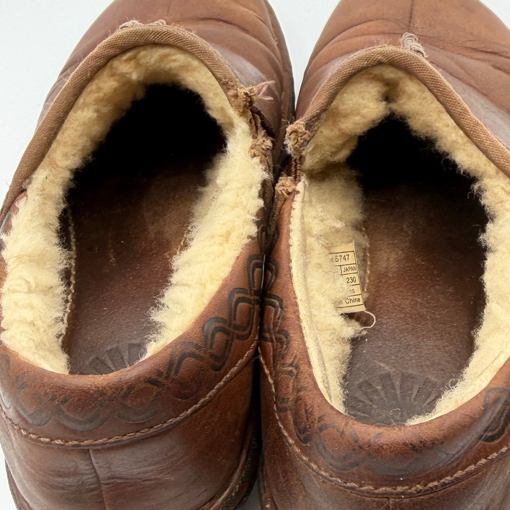 UGG Bettey Leather Clogs Womens 6 Brown Shearling Lined Mules Cozy Fall Celtic - Picture 11 of 12